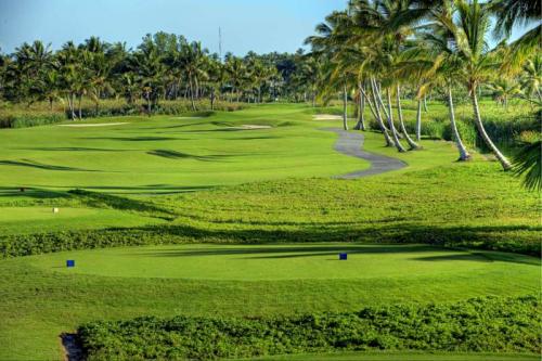 Republique Dominicaine Punta Cana ADN Voyage Golf Activity The Lake Barcelo Golf Course View 12