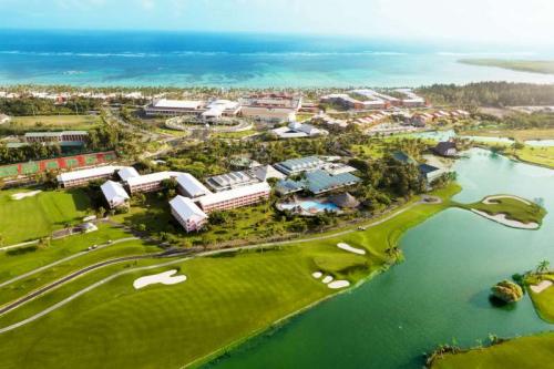 Republique Dominicaine Punta Cana ADN Voyage Golf Activity The Lake Barcelo Golf Course View 3