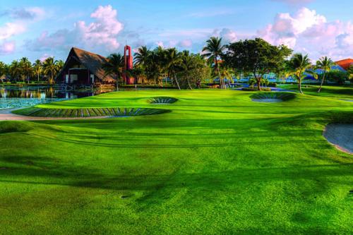 Republique Dominicaine Punta Cana ADN Voyage Golf Activity The Lake Barcelo Golf Course View 5