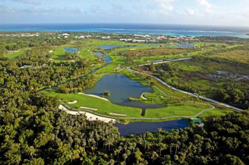 Republique Dominicaine Punta Cana ADN Voyage Golf Activity The Lake Barcelo Golf Course View 8